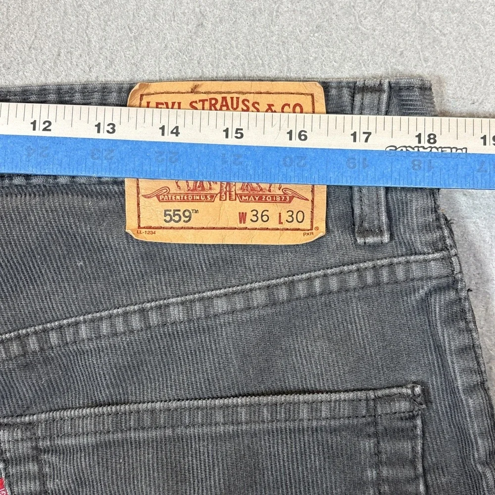 VTG Levi's 559 Relaxed Straight Gray Corduroy Pants Men's 36x30‎ Classic Fit